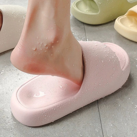 Unisex Cloud Pillow Slides – Non-Slip EVA Bath & Beach Slippers