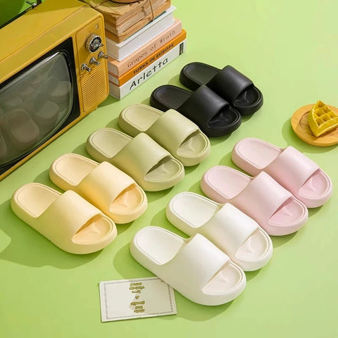 Unisex Cloud Pillow Slides – Non-Slip EVA Bath & Beach Slippers