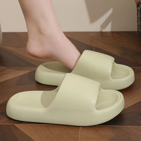 Unisex Cloud Pillow Slides – Non-Slip EVA Bath & Beach Slippers
